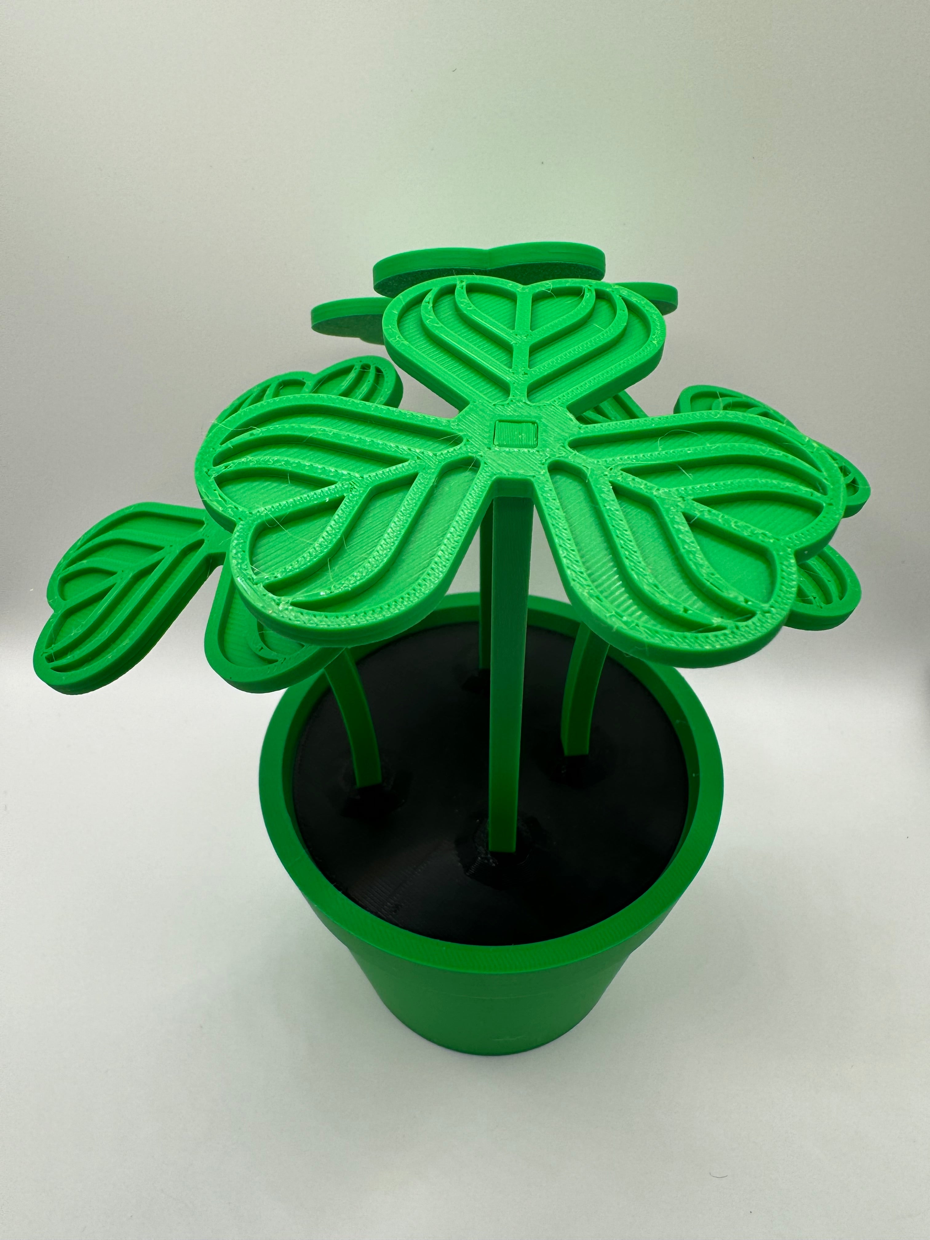 planter pot shamrock